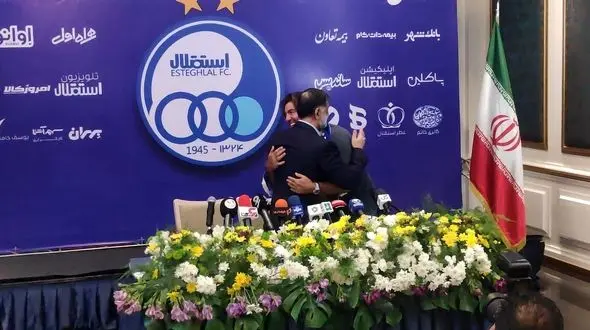 حواشی مراسم معارفه ساپینتو/ حضور پیشکسوتان و تیپ عجیب آقای سرمربی+ فیلم و عکس