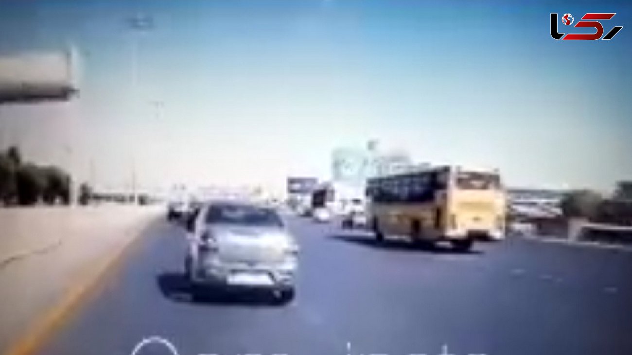 فیلم وحشتناک از تصادف اتوبوس در شهر / راننده سرش به گوشی گرم بود
