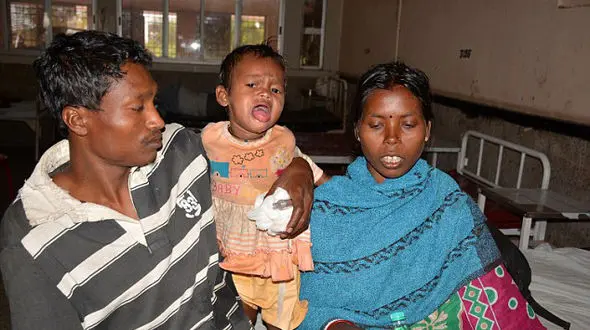 رشد زبان این دختربچه او را خفه خواهد کرد