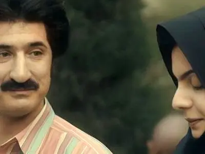 فیلم/  خواستگاری ایمان صفا در سریال اکازیون با گل های قبر مادرش! / تا کمیته رو دید فرار کرد آقای عاشق پیشه