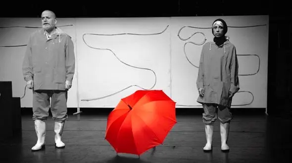 نمایش آخـرین قـطره از نـیمه پـر لـیوان روایتی از چند دنیای عجیب و غریب / بازیگری متفاوت از سمن قناد و محمد معتضدی