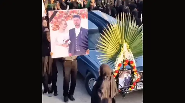 فیلم مراسم تشییع جنازه خواهر و داماد آرمان امیدی خواننده عصر جدید ! / برای حال خودش دعا کنید !