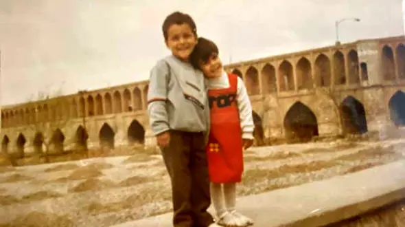 این دختربچه کدام خانم بازیگر شیک ایرانی است ؟! / عکس هایش را مقایسه کنید !