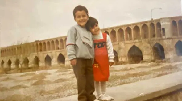 این دختربچه کدام خانم بازیگر شیک ایرانی است ؟! / عکس هایش را مقایسه کنید !
