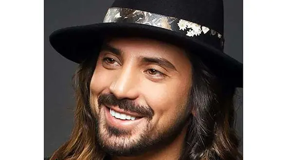 دانلود آهنگ باشکوه امیرعباس گلاب به نام چه شود / بهترین حال جهان را دارم با تو پیدا و نهان را دارم