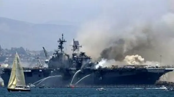 جزییات انفجار ناو امریکایی + فیلم و عکس