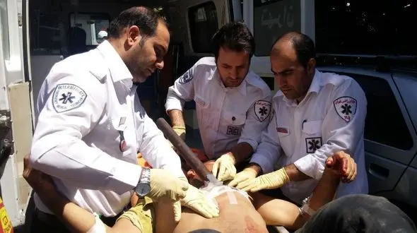 عملیات نجات 2 جوان در خیابان شیراز جنوبی تهران +  تصاویر