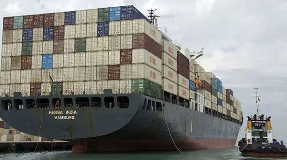  ظرفیت بزرگ دریایی کشور قابل تحریم نیست/ ورود کشتی ۷۳ هزار تنی ذرت به چابهار 