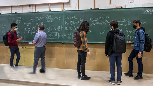 زنگ خطر کم شدن استقبال دانش آموزان از رشته ریاضی در کشور/ توضیح معاون وزیر آموزش و پرورش + فیلم