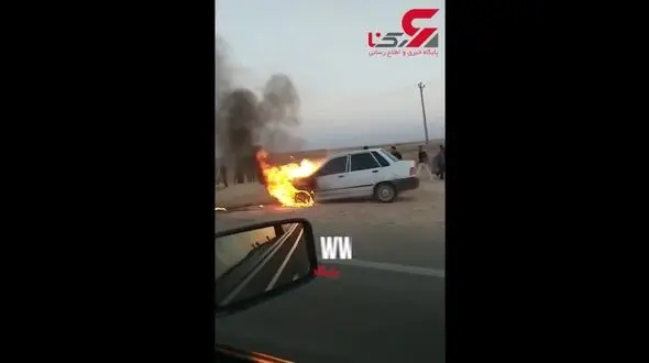 لحظه  آتش گرفتن پراید در جاده اهواز + جزییات