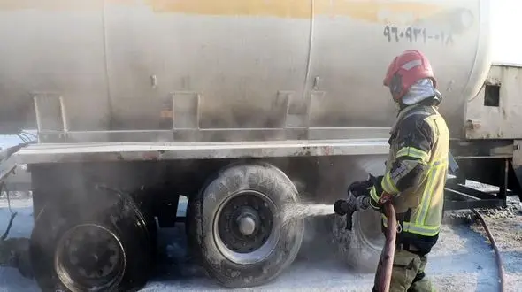 آتش سوزی هولناک بونکر حمل آمونیاک / فاجعه از بیخ گوش قزوینی ها گذشت + عکس