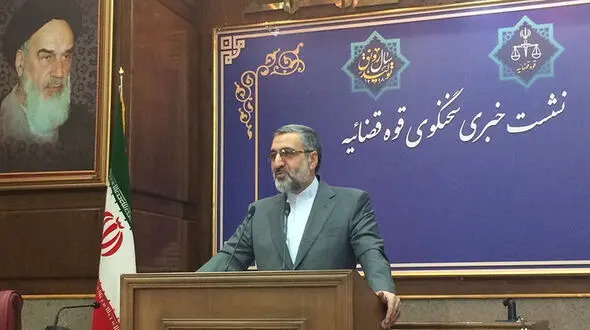 غلامحسین اسماعیلی گفت: پرونده پرهام آزاد شهر 2918 شاکی و مالباخته داشته است + فیلم