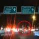 فیلم لحظه‌ سرقت موبایل از داخل خودرو در اتوبان حکیم /  سارق بین ترافیک سنگین فرار کرد