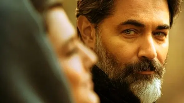 فیلم / یادی کنیم از سکانس جذاب  سریال در انتهای شب: وقتی پارسا پیروزفر جلوی اشک های ماهرخ کم میاره.. !