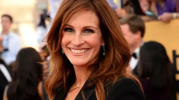 جولیا رابرتس لبخندش را ۳۰ میلیون دلار بیمه کرد!