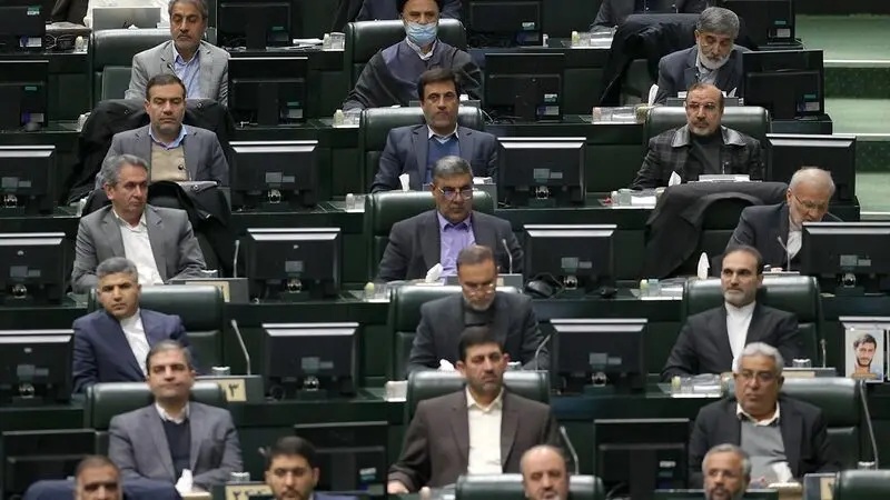 جلسه بررسی طرح استیضاح عبدالناصر همتی وزیر امور اقتصادی و دارایی در مجلس 