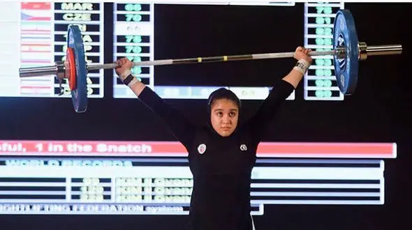 رویای دختران دوقلوی وزنه‌برداری ایران/ غزل و غزاله به دنبال تاریخ سازی + فیلم