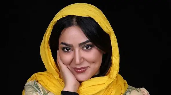 ژست مدلینگ فریبا طالبی و همسرش با استایل ست زن و شوهری زرد قناری