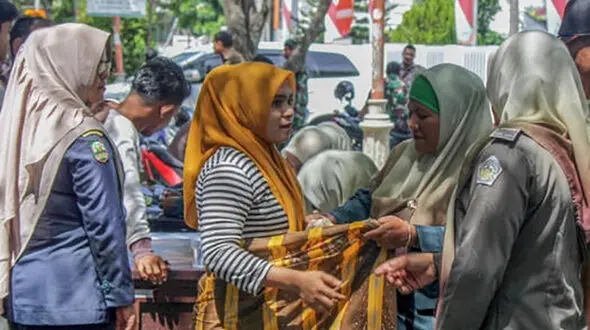 الگو گرفتن پلیس اندونزی از گشت ارشاد ایران + تصاویر را ببینید