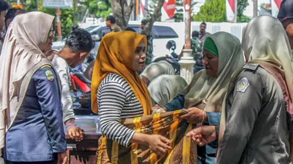 الگو گرفتن پلیس اندونزی از گشت ارشاد ایران + تصاویر را ببینید