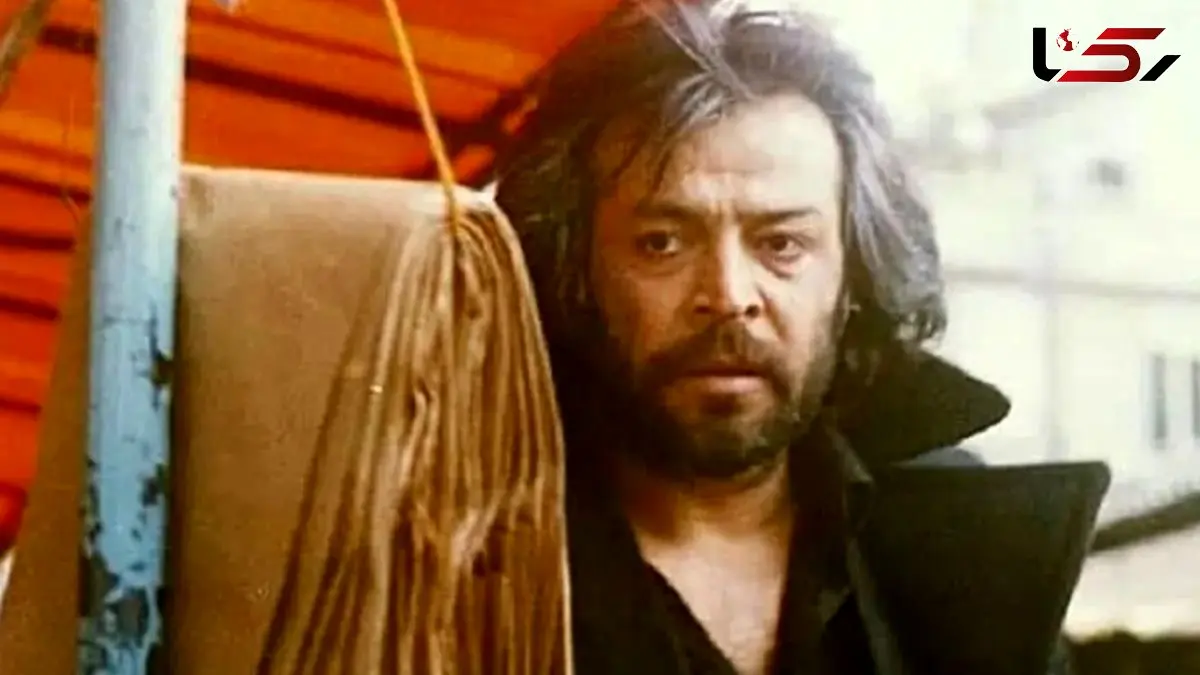 عکس/ سفر به ایام قدیم/ «محمدرضا گلزار» 23 ساله در پشت صحنۀ اولین فیلمش در کنار «ایرج قادری»