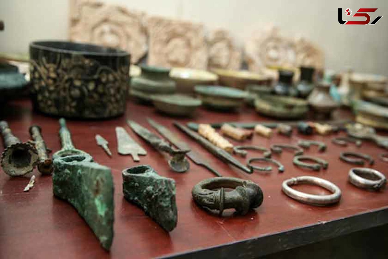 کشف هزار و ۶۲ قطعه اشیای عتیقه در شهرستان محمودآباد 