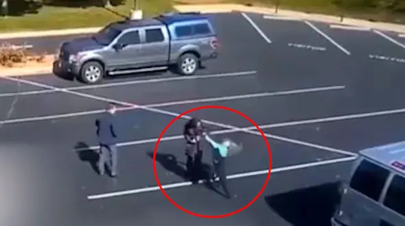 فیلم لحظه دریدن دختر بچه در خیابان /  سگ وحشی بود 