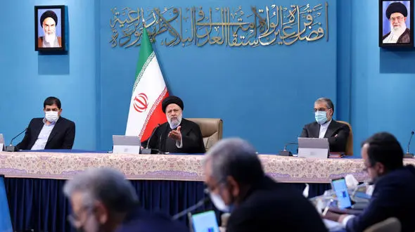 رئیس‌جمهور: هزینه‌های دستگاه‌های دولتی کاهش و درآمدها افزایش یابد