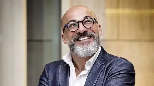 اولین عکس لو رفته از همسر خوش تیپ ترین بازیگر ایرانی / دخترها دق می کنند !