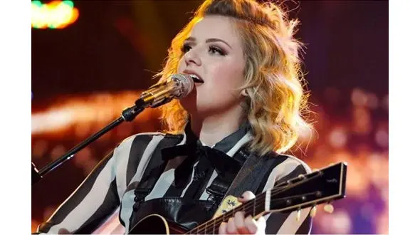  دختر 20 ساله استعداد برتر امریکن آیدل شد +عکس 