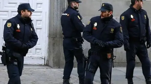 گروگانگیری 6 کودک توسط مرد تبر به دست / هم اکنون در سن پترزبورگ