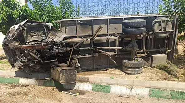 تصادف خونین کامیون و پراید در شهریار + عکس 