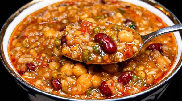 روش‌ های طعم‌ دار کردن حبوبات؛ ۸ ترفند برای خوشمزه‌ تر شدن لوبیا، نخود و عدس