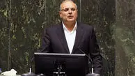 عضو کمیسیون بهداشت و درمان مجلس :  قبای وزارت بر تن وزیر اقتصاد گشاد است / احتمال استیضاح دومین وزیر اقتصاد دولت