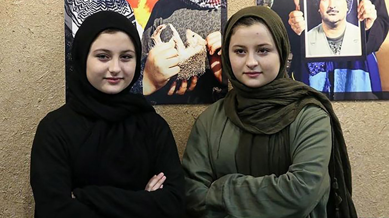 جدیدترین سارا و نیکای واقعی را ببینید ! / اتفاق عجیب برای دوقلوهای در بازگشت به ایران ! + عکس