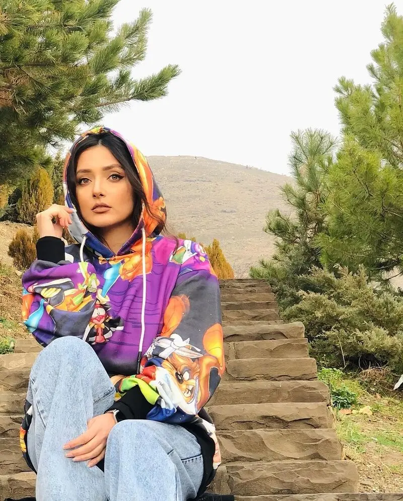 بیوگرافی نورا محقق 1
