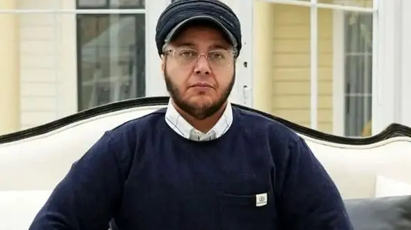 فیلم/ خلوت تلخ و جگرسوز مازیار لرستانی در خانه ابدی پدر فوت شده‌اش/ دنیا پُر از نامرده وقتی آدم مرد میشه بیشتر این نامردی هارو میبینه