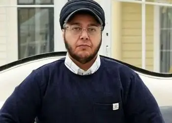 فیلم/ خلوت تلخ و جگرسوز مازیار لرستانی در خانه ابدی پدر فوت شده‌اش/ دنیا پُر از نامرده وقتی آدم مرد میشه بیشتر این نامردی هارو میبینه