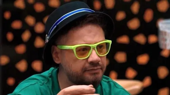 فیلم / علی صادقی: حضور من باعث می‌شه بقیه دیده نشن ! / خب زیرپاکشی میشه !  اظهاراتی که کسی انتظارش رو نداشت