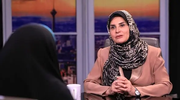 نسبت فامیلی خانم مجری گیتی خامنه  با رهبری انقلاب از زبان خودش!  + فیلم