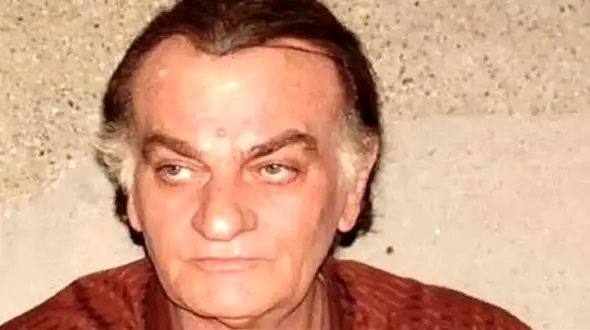 عکس/ سفر در زمان؛ عکس فتحعلی اویسی و پسرش در پشت صحنه سریال کوچک جنگلی؛ سال ۶۴