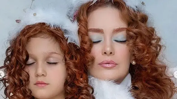 عکس زیباترین مادر و دختر جهان / شباهت عجیب آنها