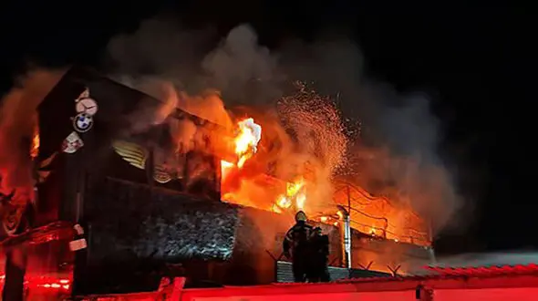 آتش سوزی مهیب در مجتمع تعمیرگاهی شمال تهران  