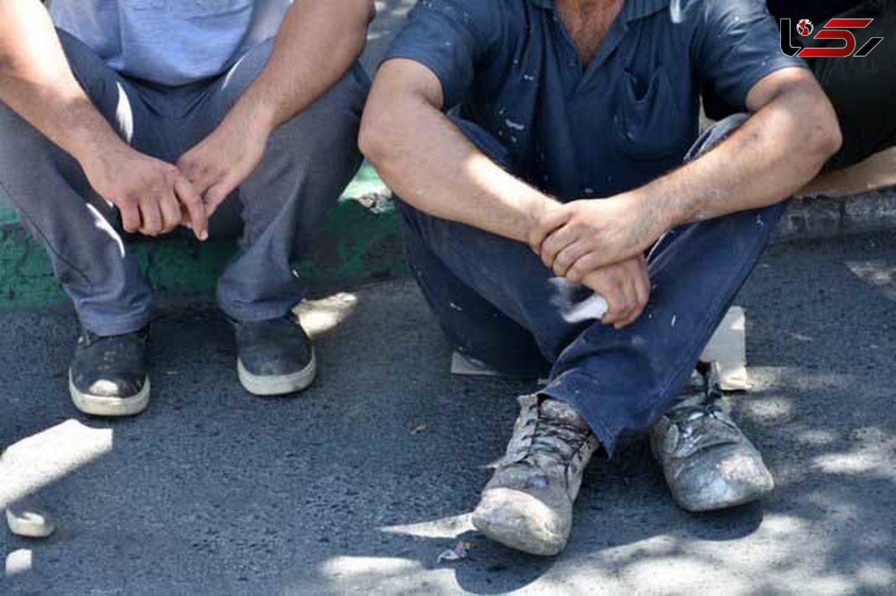  کارگران آذرآب خواستار رسیدگی به حقوق معوقه شان هستند
