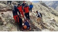 مصدومیت امدادگر هلال احمر در کرمانشاه/ نبود امکانات علت وقوع حادثه برای امدادگران + عکس
