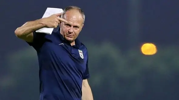 سکوت دستیار اسکوچیچ شکست/ مصاحبه تند علیه فوتبال ایران 