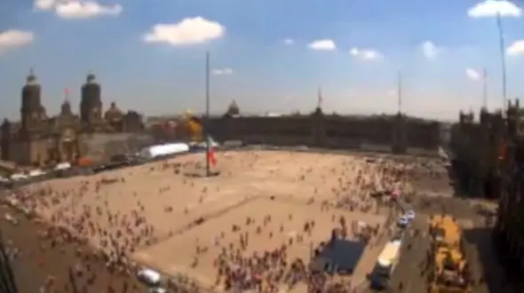 لحظه وقوع زلزله از  دوربین راهنمایی و رانندگی + فیلم