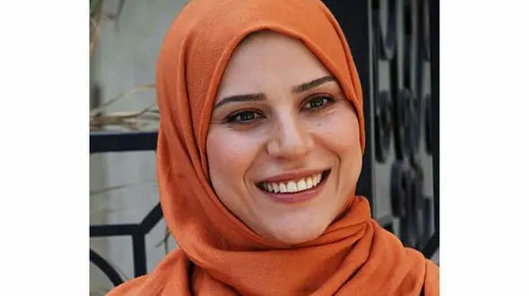 عکس موتور سواری سحر دولتشاهی در دل کویر ! / توی ماسه  گیر کرد