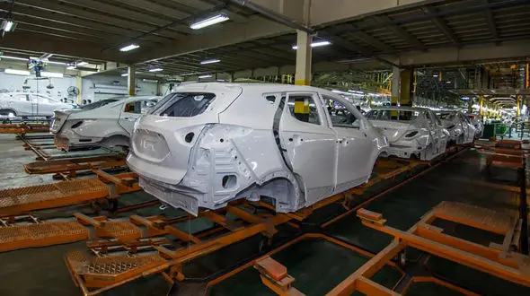 خودروسازان خصوصی هم مشتری مداری را فراموش کردند/ متولی حمایت از حقوق مردم کیست ؟ 