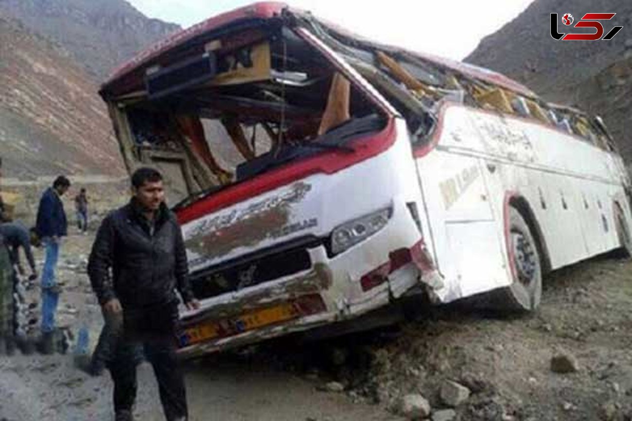 واژگونی اتوبوس در یزد با 20 مصدوم
